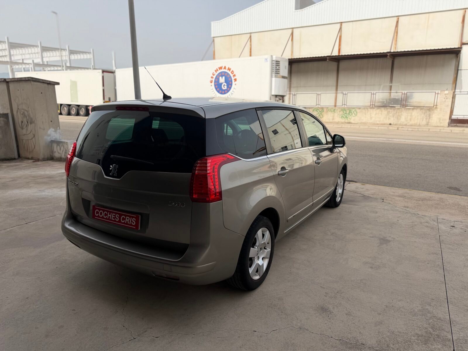 PEUGEOT 5008 1.6HDI CONFORT