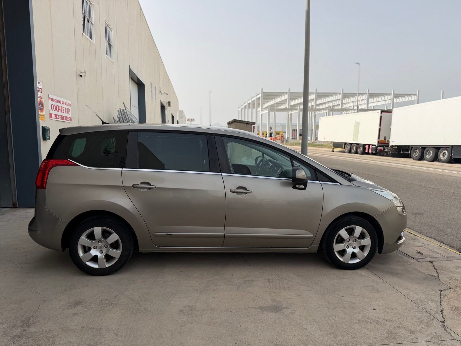 PEUGEOT 5008 1.6HDI CONFORT
